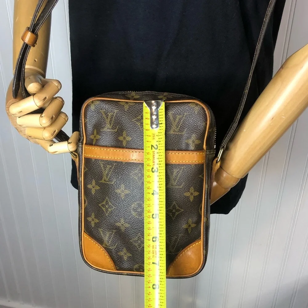 LOUIS VUITTON DANUBE PM Monogram Messenger Shoulder Bag SL0977 W/ LV DUST BAG
